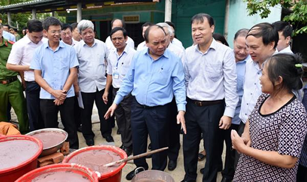 Thủ tướng Nguyễn Xuân Phúc: Con đường đi đến thịnh vượng của Quảng Bình là dịch vụ hóa nền kinh tế
